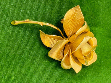 Gianni Gold Rose Brooch Devil's Details